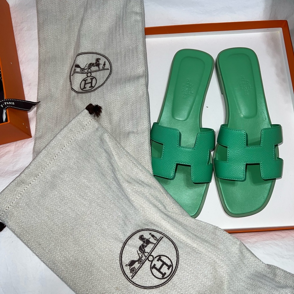 Hermes Oran Sandals size 36.5 vert pomme